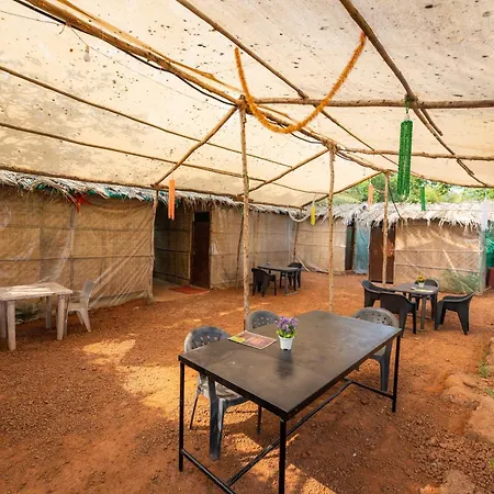 Page Three Stays And Backpackers Hostel